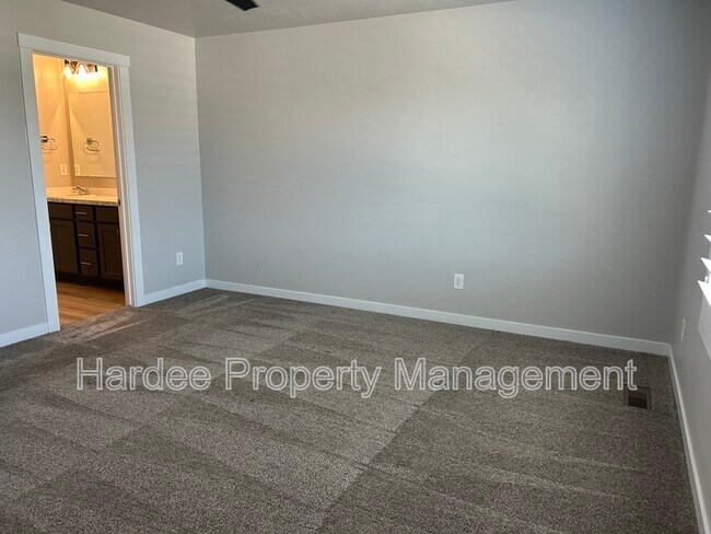 Building Photo - 4987 W Avilla Dr