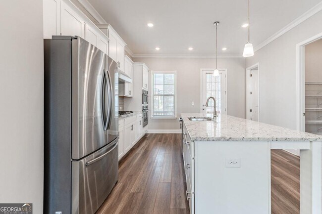 Building Photo - 5051 Pinckney Ln