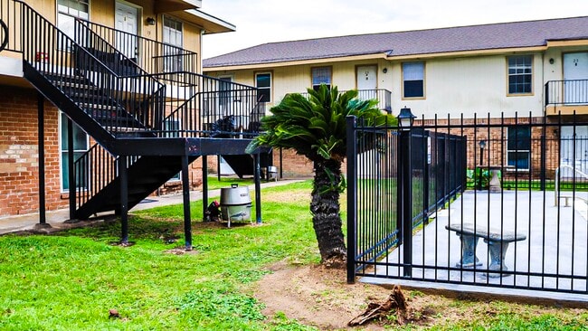 Building Photo - 3308 Burke Rd