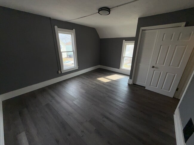 Building Photo - 1511 Stark Ave SW