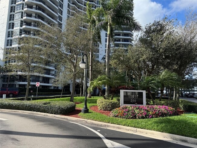 Building Photo - 3530 Mystic Pointe Dr
