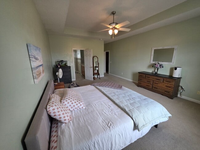 Building Photo - Available March! Non-Furnished Unit!