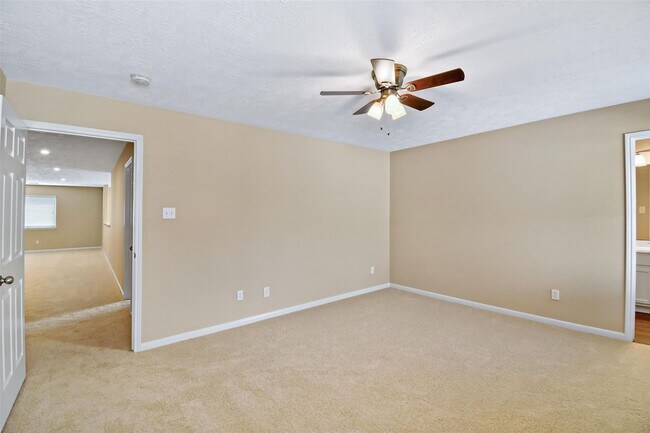 Building Photo - Beautifully Updated Home in Sugar Land’s S...