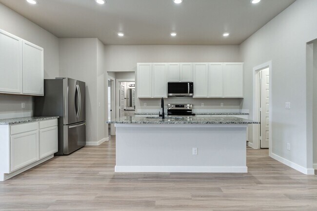 Building Photo - Brand New 4/2 in South Lubbock!