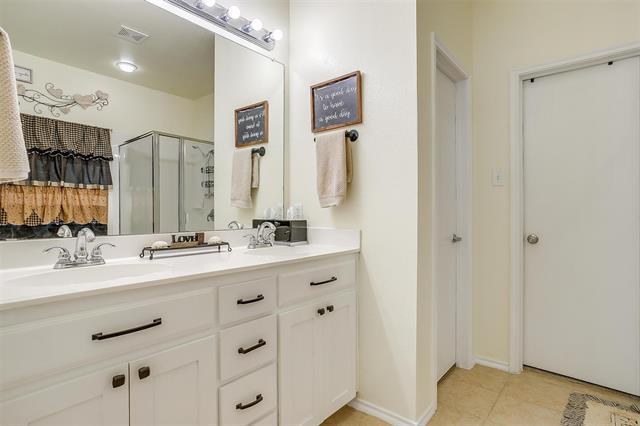 Building Photo - 909 Hunter Ln