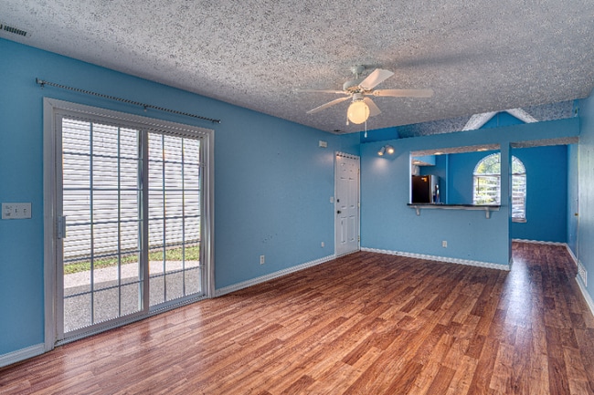 Building Photo - 5819 River Walk Cir