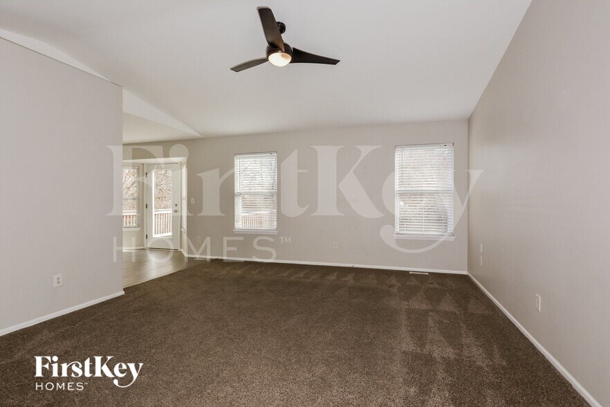 Building Photo - 1400 Navaho Trail