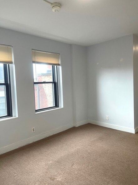 Building Photo - 475 Commonwealth Ave