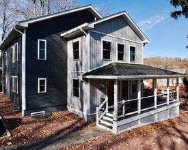 Building Photo - 140 Washington St