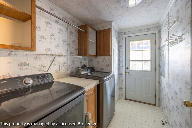 Building Photo - 40915 Deer Haven Dr