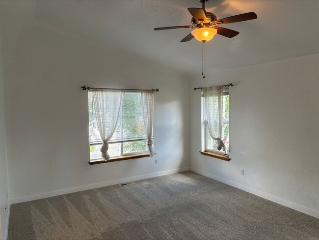 Building Photo - Beautiful 3 Bedroom Lacey House for Rent!