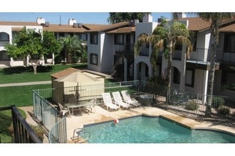 Building Photo - Courtyard Village