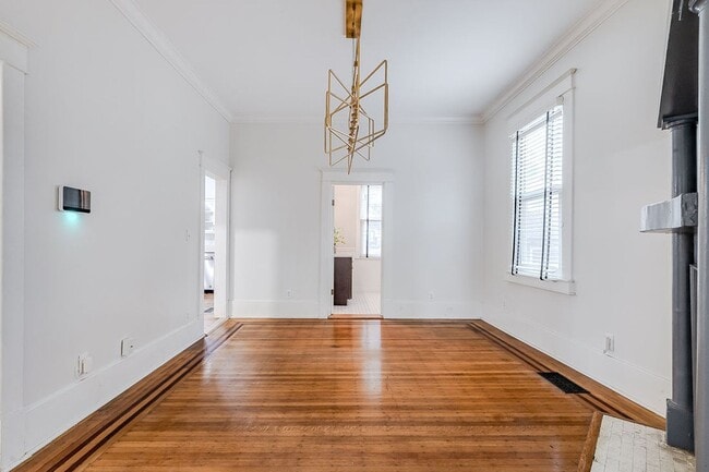 Building Photo - Beautiful Baldwin Park Craftsman home ready for move in!