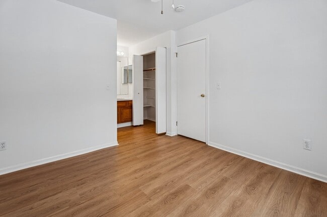 Building Photo - 67 Bentley Ct