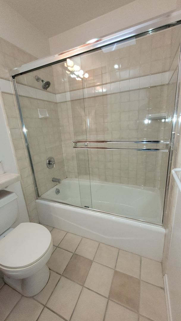 Building Photo - Friars Village - close to USD and Fashion Valley