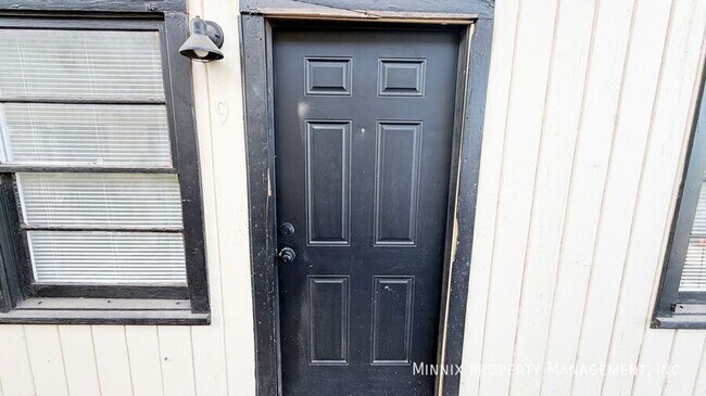 Building Photo - 5005 Avenue W