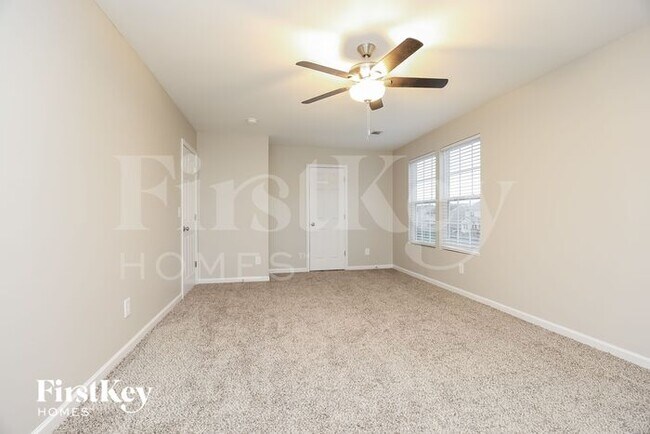 Building Photo - 792 Gloucester Ln