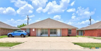 Building Photo - 3705 Littleleaf Dr