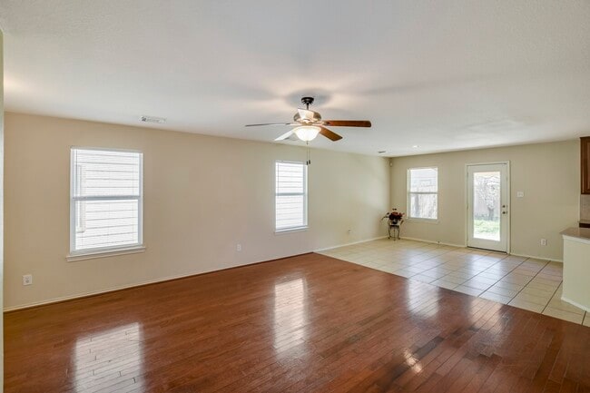 Building Photo - 18231 Valebluff Ln