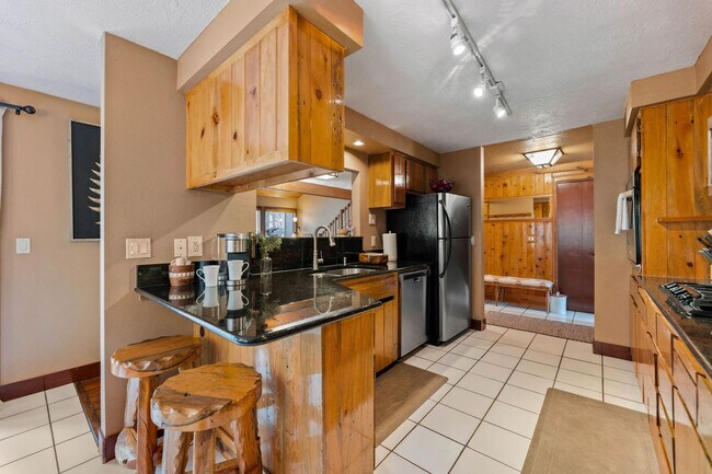 Building Photo - 18087 E Butte Ln