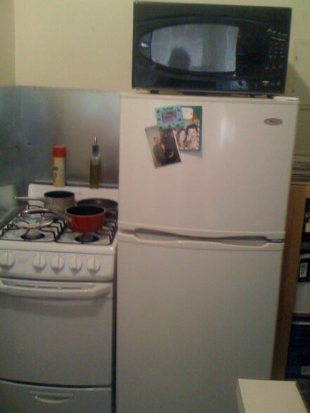 Building Photo - 14 Pond St