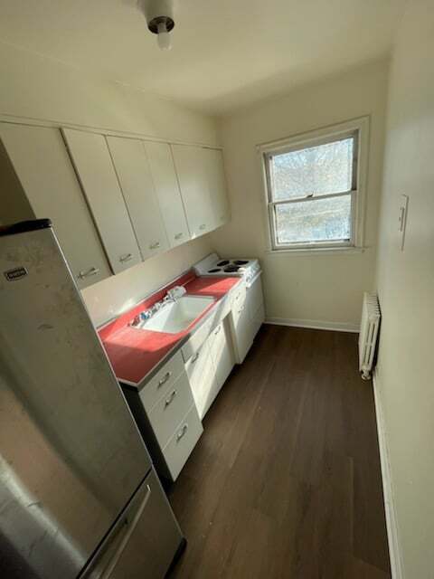 Building Photo - 97 Orme St E