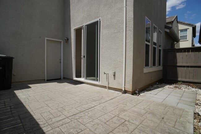 Building Photo - 169 Talmont Cir