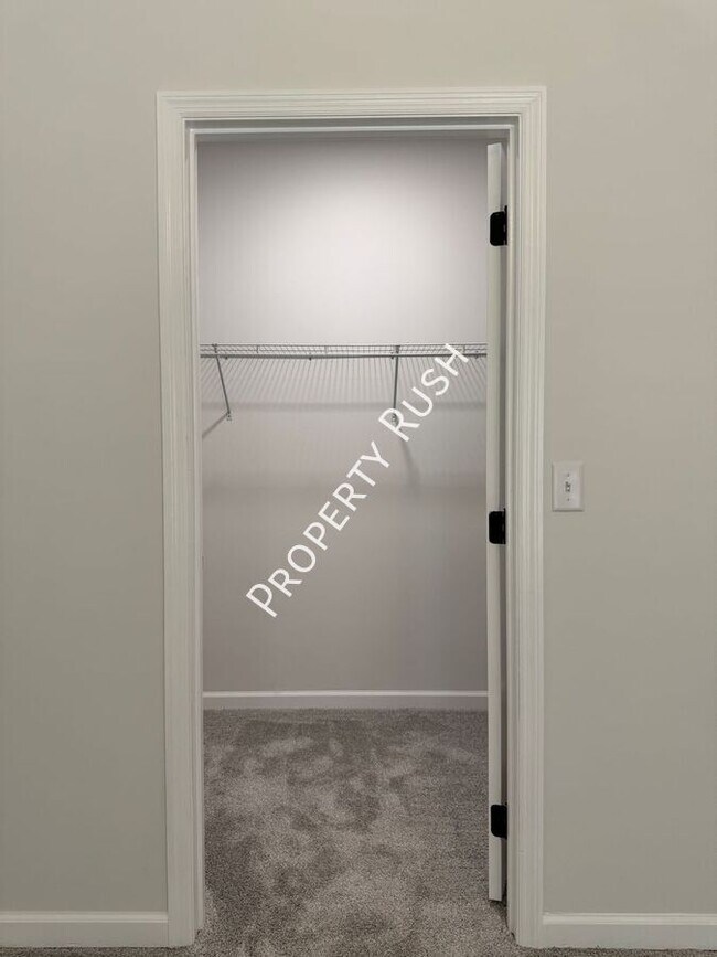 Building Photo - 1852 Wilberforce St