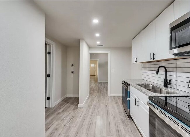 Building Photo - Newly Updated 3 Bed 2 Bath Home for Rent i...