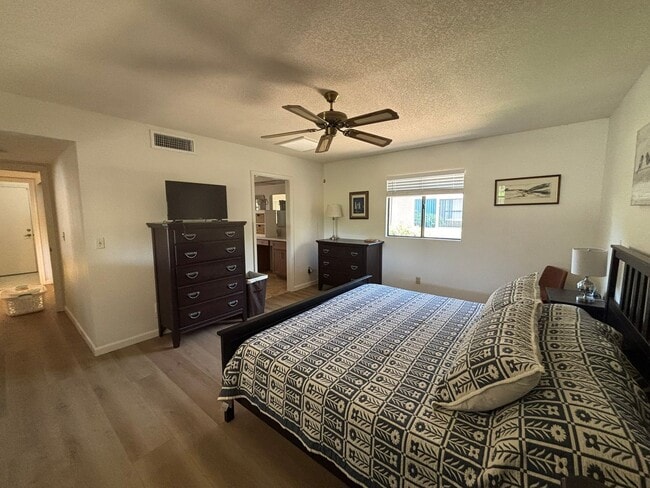 Building Photo - Lovely 3 bedroom 2 bath home in the grass in Leisure World a 45+ Active Adult Resort Community. M...