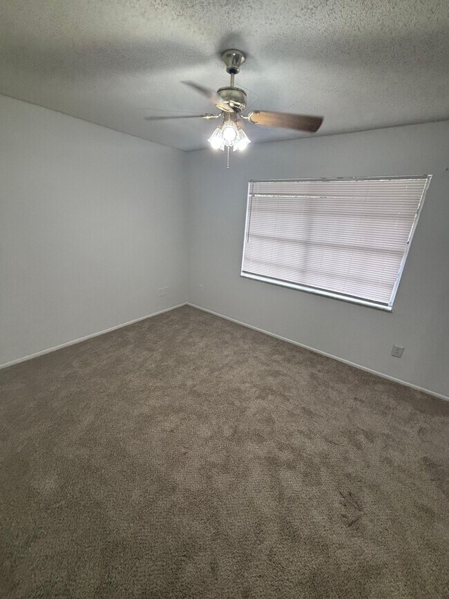 Building Photo - 4825 Lighthouse Cir