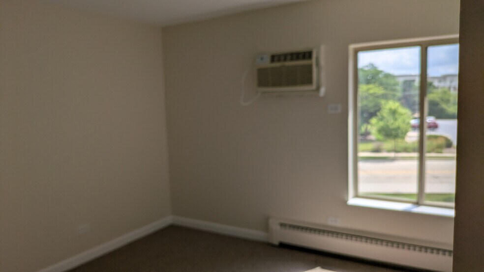 Building Photo - 2422 N Kennicott Dr
