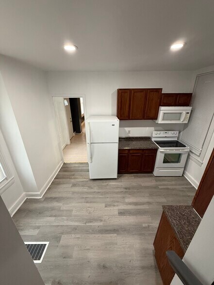 Building Photo - 56 S Pershing Ave