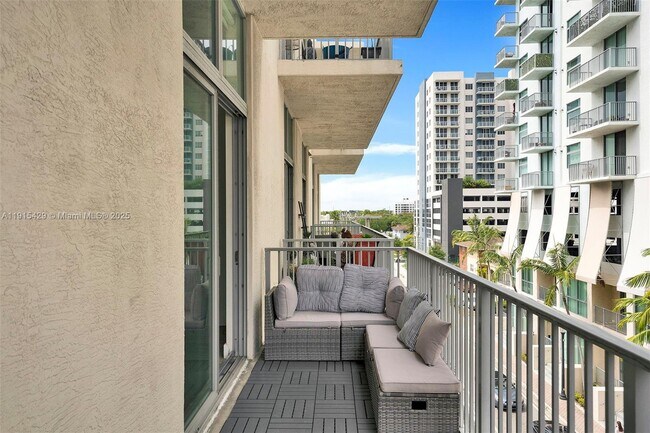 Building Photo - 2100 Van Buren St