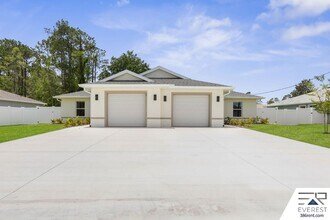 Building Photo - Brand New, fully fenced on a quiet cul-de-sac