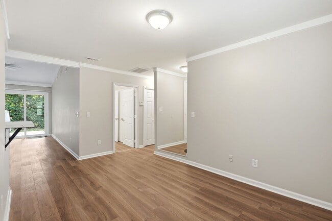 Building Photo - Renovated Ranch on a Quiet Cul-de-Sac with Vaulted Ceilings & Private Backyard
