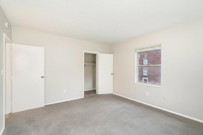 Building Photo - 562 Glenwood Ave