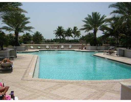Giant heated pool - 2726 Anzio Ct