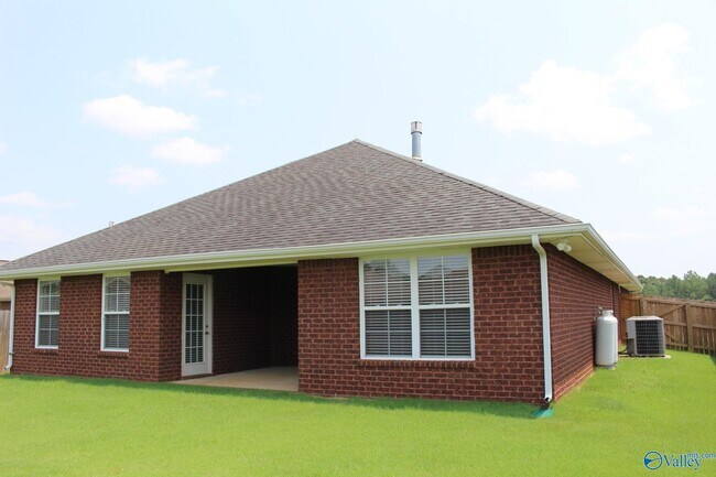 Building Photo - 103 Glen View Dr