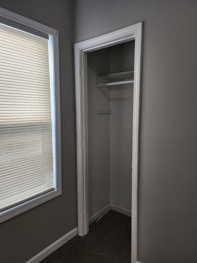 Building Photo - Single Family 3BR 1BA