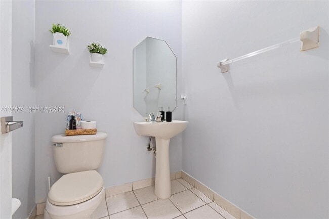 Building Photo - 2328 NE 37th Terrace