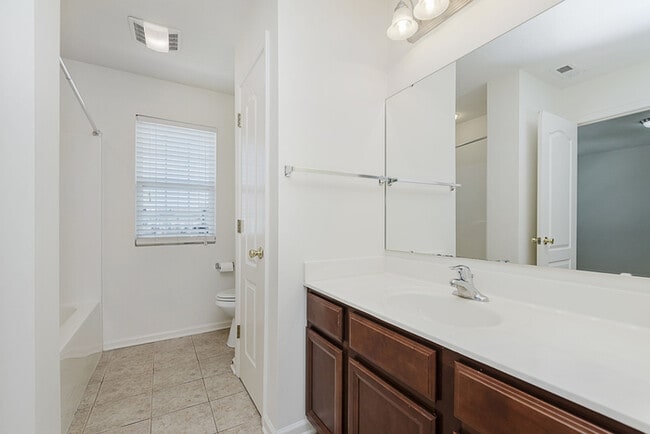 Building Photo - Beautiful brick townhome in Fishers’ Hannover
