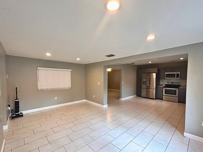 Building Photo - Renovated Home with Open Layout and Prime ...