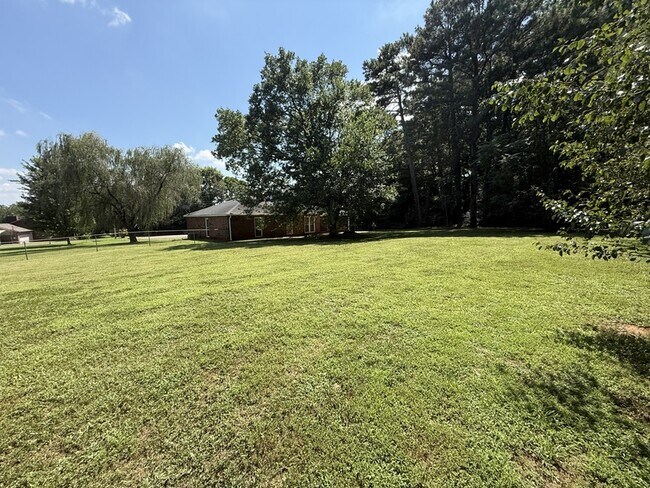 Building Photo - 111 Scarlet Oak Cir