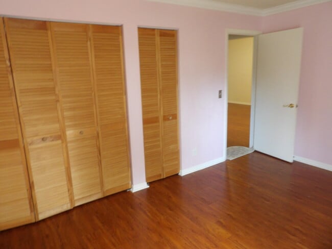 Building Photo - 604 Sea Pine Way