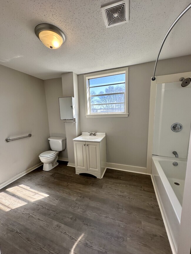 Building Photo - 1126 Escambia St