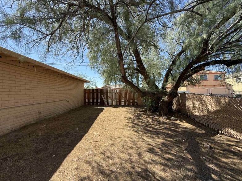 Building Photo - 1755 N 4th Ave