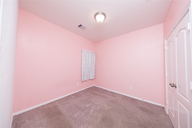 Building Photo - 31206 Whitfield Ct