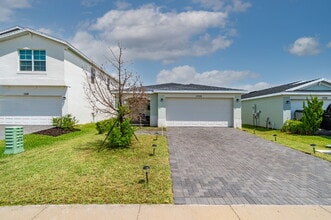 Building Photo - 3/2 in gated Tillman Lakes!