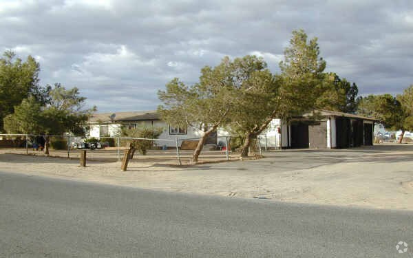 Building Photo - 15250 Sequoia Ave